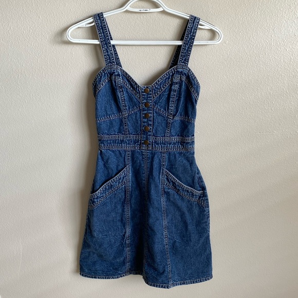 Dress - Picture 3 of 4